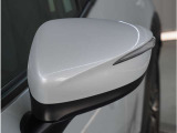 【ドアミラーウインカー】格好良さだけではなく対向車両からの視認性もよく安全に走行する為の安全装備のひとつです。