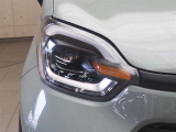 LEDヘッドライトです。デザイン性がよくとても明るいので、夜間の走行や悪天候でも安心です。しかも長寿命!