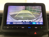 バックモニター付きで、車庫入れやバック時の後方確認をサポート。