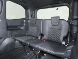 便利な5:5分割可倒式シートです。収納と乗車人数のバランスに優れています♪荷物の大きさに応じたラゲージスペースをフレキシブルに作り出せるので、シーンに応じた使い方ができます♪