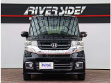 【車屋】として、長く車業界に従事した経験豊富なスタッフが多数在籍しております。