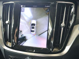 更に360&deg;ビュー表示も可能です 車を上から見下ろしたように車外を確認できるため、一切の死角がない状態で駐車が可能です