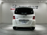 当社の車両には『安心して車選びをしていただくために』お支払い総額を表示しております。税金、自賠責保険料、登録費用、リサイクル料金が含まれており、県内登録及び届出で店頭納車の場合になります。