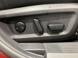 運転席パワーシートにになります☆スライドや、リクライニング、リフター(座席の高さ)の操作が楽に行えます♪