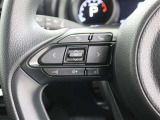 メーター内パネルのコントローラーです。燃費情報などさまざまなデータが見れますよ。