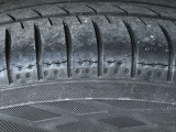 【タイヤの溝もしっかりとございます】車の状態や気になることがございましたらお気軽にお問い合わせくださいませ。