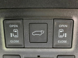 【両側パワースライドドア】スマートキーや運転席のスイッチで後席両側スライドドアの開閉が可能♪電動だから力を入れてドアを開ける必要が無く、小さなお子様でも簡単に開け閉めでき快適です♪