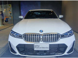 エンジェルアイ、イカリングと呼ばれるBMWのライトの正式名称は「コロナリング」です。一目でBMWとわかる伝統のデザインです。