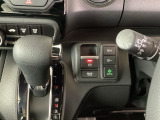 【eコンスイッチ】低燃費運転をサポートするECONモード。スイッチをONすると、エンジンやトランスミッション、A/Cなどを協調制御し、燃費の向上に貢献。エコドライブの効果を高めます。