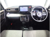 想像以上の広さで、毎日の運転がもっと快適に!みんなくつろげる心地よい室内空間です。