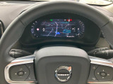XC40およびEX40の Google アプリサービスには、ナビゲーションシステムを提供する Google マップ、ハンズフリーの音声操作を実現する Google アシスタント、お気に入りのアプリをダ