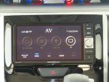7型ナビゲーション付きです。バックカメラも付いて車庫入れ・駐車も安心です。Bluetooth対応機器を登録して快適な室内空間を実現できます。