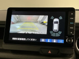 リバースギアに入れるだけで後方の表示へ切り替わります。夜間や雨の日の駐車も楽になりますよ。