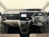 いつでも気持ちよく運転できて、使い勝手のいい収納や体をケアするシート、細部にまでこだわったインテリア♪