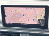 ●純正ナビ:一体感のあるナビは、高級感ある車内を演出してくれます。オーディオ機能も充実しておりますので、運転もより楽しめます♪