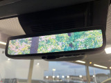 【デジタルインナーミラー】後席の大きな荷物や同乗者で後方が確認しづらい時でも安心!カメラが撮影した車両後方の映像をルームミラー内に表示。クリアな視界で状況の確認が可能です!