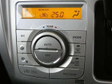 オートエアコン装備です。オートで空調を行ってくれるので車内は、とっても快適!だからドライブもさらに楽しい!