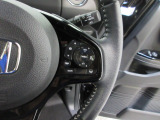Hondaセンシングの機能のひとつ、アダプティブクルーズコントロール付!アクセルから足を離しても設定したスピードと前車との車間を保ち走行してくれます!車線維持もアシスト☆高速道路で疲労軽減ですね☆
