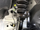 お車を安心してお乗りいただく為には、足回りの定期点検が欠かせません。サービスサポート(有償保証)では無料点検もご提供しており、安心のカーライフをお過ごしいただけるサポート体制が整っています。