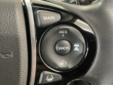 【アダプティブ・クルーズ・コントロール】予め設定した車速内でクルマが自動的に加減速。 前走車との適切な車間距離を維持しながら追従走行し、高速道路でのドライバーの疲労を軽減してくれる嬉しい機能付♪