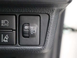 人や荷物を満載しても、対向車や先行車に迷惑をかけない、室内からヘッドライトの光軸を調整できます。