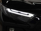 LEDヘッドライトには「オートマチックハイビームシステム」を搭載。夜間走行時にハイビームで走行可能と判断した場合、ロービームとハイビームを自動的に切り替え、前方視界確保をアシストします。