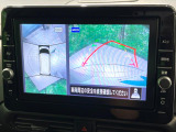 【アラウンドビューモニター】専用のカメラにより、上から見下ろしたような視点で360度クルマの周囲を確認することができます☆死角部分も確認しやすく、狭い場所での切り返しや駐車もスムーズに行えます。