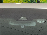 【トヨタセーフティセンス】走行中に前方の車両等を認識し、衝突しそうな時は警報とブレーキで衝突回避と被害軽減をアシスト。より安全にドライブをお楽しみいただけます。