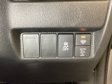VSA(ABS+TCS+横滑り抑制)解除のオンオフスイッチなどはハンドルの右側に装備しています。