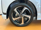 自動車保険も取り扱っておりますの無料で見積りをいたします♪ お客様のお話を伺い、お客様に合った的確なプランをご提案させて頂きます。