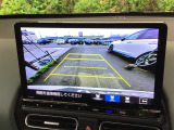 バックモニター付きで、車庫入れやバック時の後方確認をサポート。