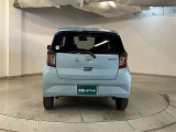 バックカメラが付いているので後方確認が非常にしやすいです。今や運転初心者も熟練者も必須装備!ついていて損はないですね♪