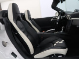シートについても状態良く維持されている個体です。オートステージでは専用のシート生地をガードするコーティングもご用意してります。是非お申し付け下さい。