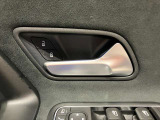 メモリー付き電動シートも装備されておりますのでシート位置を3パターン記憶できます。