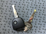 【キーレスエントリー】鍵の開け閉めはボタンひとつ☆少し遠くからボタンを押してカギを開けておけばすぐに乗り込めますね!