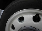 【アルミホイール】デザイン性が大事ですが、スチールホイルに比べアルミは軽量ですので、燃費や走りにも影響します。
