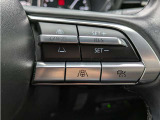 MRCC(マツダレーダークルーズコントロール)先行車との速度差や車間距離を認識し自動で走行速度をコントロールするシステムです。高速道路の走行も快適です。