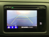 バックでの車庫入れも安心です! リアカメラが付いているバックモニター付のナビを装備しております。操作線もついており距離感も画面から確認できます。