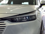 LEDヘッドライトは、点灯の瞬間から最大光量を発揮し、突然暗くなるトンネルなどでの安定感を高めます。