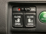 【両側パワースライドドア】両側がパワースライドドアになっており、運転席のスイッチやスマートキーでも開閉が可能です!開口部も広いので乗り降りも楽々♪