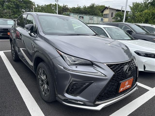 NX 300 Fスポーツ 禁煙車 サンルーフ 純正10.3型ナビ