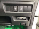 環境と燃費に優しいアイストップに安全な走行をサポートする横滑り防止機能などなど装備充実!安全なドライブをサポートします!