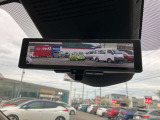 インテリジェントルームミラー☆カメラの映像を映すことで荷物や人が乗っていても後方視界を確保できます☆