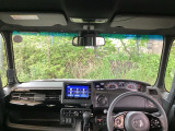 フロントガラスが大きく、ワイドな視界で運転もしやすくなるように設定されています。