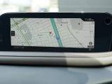 マツダコネクトの8.8インチワイドセンターディスプレイです。『Android Auto』『Apple CarPlay』や独自のコネクテッドサービスに対応したインターフェイスシステムです。