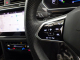 Travel Assist。設定した速度を上限に自動で加減速し、一定の車間距離,およ走行レーンを保つことでロングドライブの疲労を軽減します。