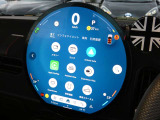 Apple CarPlayやAndroid Autoなど様々なアプリケーションがインストールされています!