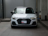 ■アウディプレセンスフロント■約10km/h 〜 250km/hでクルマを検知。前走車に接近し過ぎた場合ドライバーに警告を発し、状況に応じて自動的にフルブレーキを作動させ、衝突を軽減、または衝突回避を行います。