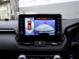 バックガイドモニターで、後方を確認しながら安心して駐車することができます。運転初心者も熟練者も必須の機能ですよ!