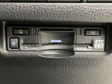 ETC車載器搭載しております。高速道路も料金支払いレーンに並ばず通過でき、とても便利です。ETCカードもお車購入時に入会する事ができます。お気軽にお問い合わせ下さい。
